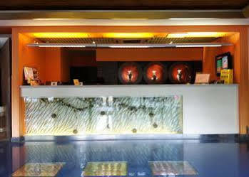168 Ao Men Road Hotel 2*